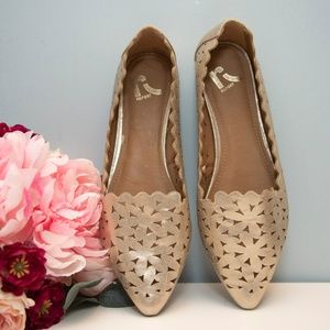 Gold Cutout Floral Flats 8.5W